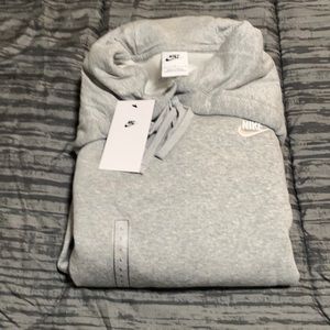 100% real Nike hoodie great for the weather